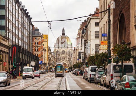 Brüssel - 7. Oktober 2014: Royal Street in Brüssel mit Royal Marienkirche am 7. Oktober 2014 in Brüssel, Belgien. Es Stockfoto