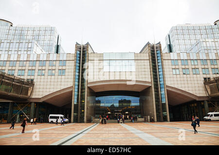 Brüssel - 7. Oktober 2014: Europäische Parlamentsgebäude am 7. Oktober 2014 in Brüssel, Belgien. Stockfoto