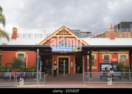 Wollongong Bahnhof von der Ostseite betrachtet. Stockfoto