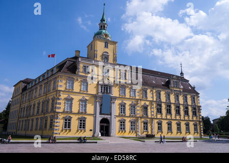 Schloss und Marktplatz in Oldenburg im Sommer Stockfoto