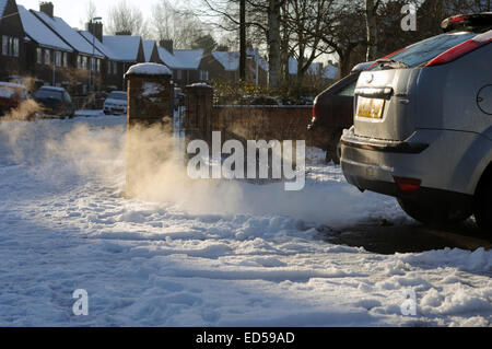 Hucknall, Nottinghamshire, UK. 28. Dezember 2014. UK-Wetter: Temperaturen Gefrierpunkt weiter in den East Midlands. Bildnachweis: IFIMAGE/Alamy Live-Nachrichten Stockfoto