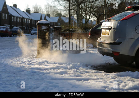 Hucknall, Nottinghamshire, UK. 28. Dezember 2014. UK-Wetter: Temperaturen Gefrierpunkt weiter in den East Midlands. Bildnachweis: IFIMAGE/Alamy Live-Nachrichten Stockfoto