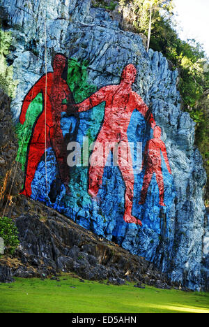 Mural De La Prehistoria (Vorgeschichte) von Leovigildo Gonzalez, Viñales-Tal, Pinar del Río, Kuba Stockfoto