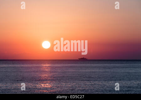 Fantastischen Sonnenaufgang im Spätsommer in Riposto Stockfoto
