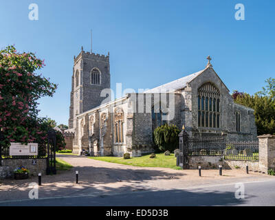 Die Kirche St. Michael in der malerischen Markt Stadt Framlingham, Suffolk. Stockfoto