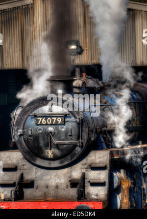 Dampfzug in zur Reparatur in Grosmont auf der NYMR, North Yorkshire. Stockfoto