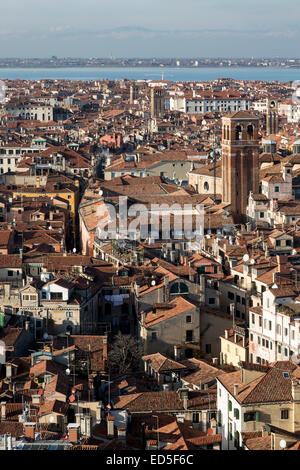 Blick auf den Norden der Stadt von Campanile, Venedig, Italien Stockfoto