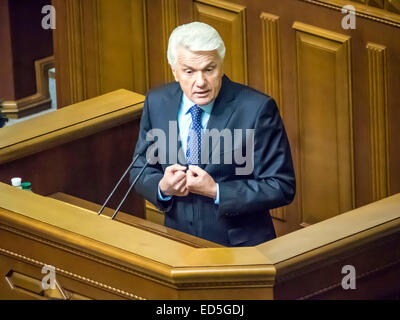 Kiew, Ukraine. 28. Dezember 2014. Ehemaliger Vorsitzender der Werchowna Rada Wolodymyr Lytwyn ist die parlamentarische Gruppe "Willen des Volkes" © Igor Golovnov/Alamy Live News Stockfoto