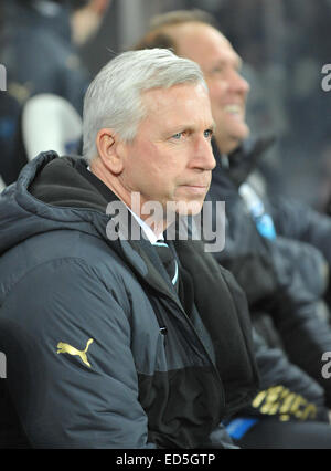 28.12.2014. Newcastle, England. Premier League. Newcastle gegen Everton. Newcastle United-Trainer Alan Pardew Stockfoto