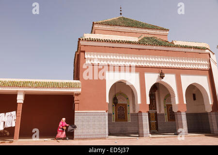 Zaouia, Mausoleum in der Madrasa, Tamegroute, Souss-Massa-Draa Region, Marokko.  Nordafrika. Afrika Stockfoto