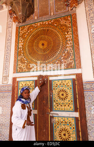 Zaouia, Mausoleum in der Madrasa, Tamegroute, Souss-Massa-Draa Region, Marokko.  Nordafrika. Afrika Stockfoto