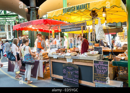 Stände mit Borough Market, London, England, UK Stockfoto