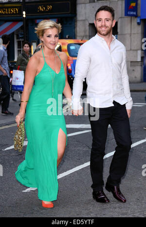 Charlie und die Schokoladenfabrik Medien nachts das Theatre Royal Drury Lane mit: Helen Skelton, Richie Myler Where: London, Vereinigtes Königreich bei: 25. Juni 2014 Stockfoto