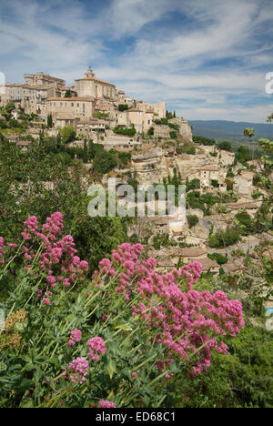 Gordes in Les Monts de Vauclusein Luberon Tal von Frankreich Stockfoto