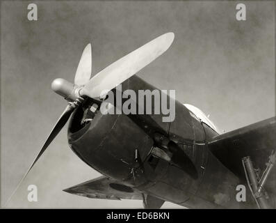 Retro-Propeller Flugzeug Nase anzeigen alt gebeizt schwarz / weiß Stockfoto