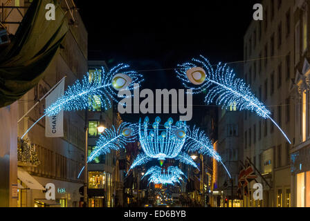 Weihnachtsbeleuchtung in der New Bond Street, London UK Stockfoto