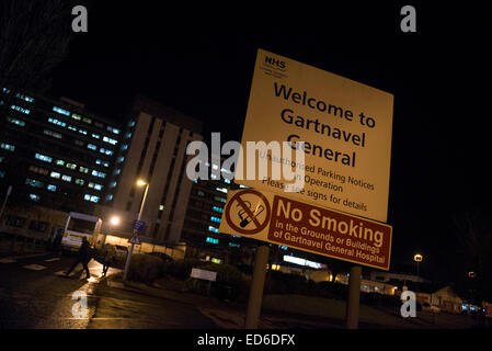 Glasgow, Vereinigtes Königreich. 29. Dezember 2014. Ein Healthcare Arbeiter, der nur aus West-Afrika zurückgekehrt mit Ebola diagnostiziert wurde und wird in Gartnavel Hospital in Glasgow behandelt. Die Frau, die aus Sierra Leone am Sonntagabend kamen, ist isoliert im Glasgower Gartnavel Hospital. Bildnachweis: Sam Kovak/Alamy Live-Nachrichten Stockfoto