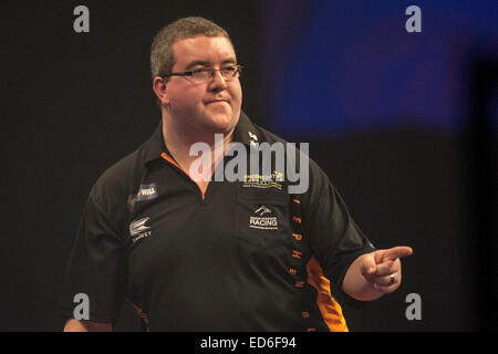 London, UK. 29. Dezember 2014. William Hill World Darts Championship. Stephen Bunting (27) [ENG] feiert ein Finish in seinem Spiel mit James Wade (6) [ENG]. Ammer gewann das Spiel 3: 1. Bildnachweis: Aktion Plus Sport/Alamy Live-Nachrichten Stockfoto