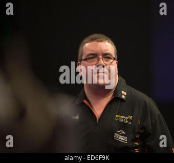 London, UK. 29. Dezember 2014. William Hill World Darts Championship. Stephen Ammer (27) [ENG] Credit: Aktion Plus Sport/Alamy Live-Nachrichten Stockfoto