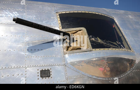 Maschinengewehr auf der Seite ein zweiter Weltkrieg-bomber Stockfoto