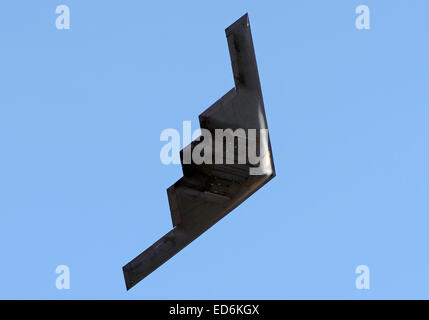 State Of The Art b-2 Stealth Bomber während des Fluges Stockfoto