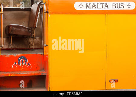 Alten Bus. Valletta-Stadt. Malta-Insel. Republik Malta. Europa Stockfoto