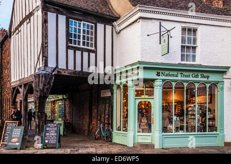 Der National Trust-Geschenk-Shop in der Altstadt von York. Stockfoto