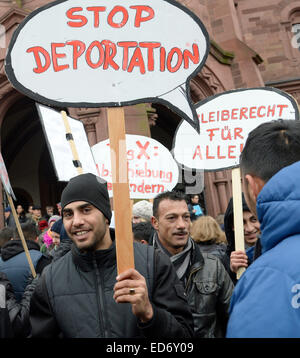 Flüchtlinge demonstrieren für Asyl in Freiburg, 6. Dezember 2014. 10, 2010 in Bad Krozingen Stockfoto