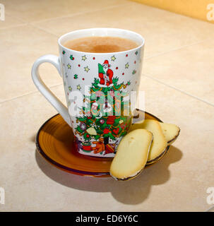 Tasse Kaffee mit Keksen. Stockfoto