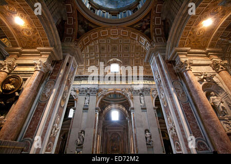 St. Peter Basilika Interieur im Vatikan Rom Italien Stockfoto