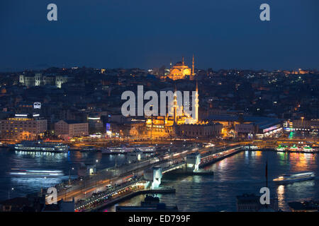 Stadtszene Yeni Camii große Moschee von Golden Horn des Bosporus, Topkapi-Palast, Hagia Sophia Istanbul, Türkei Stockfoto