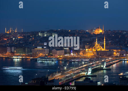 Stadtszene Yeni Camii große Moschee von Golden Horn des Bosporus, Topkapi-Palast, Hagia Sophia Istanbul, Türkei Stockfoto