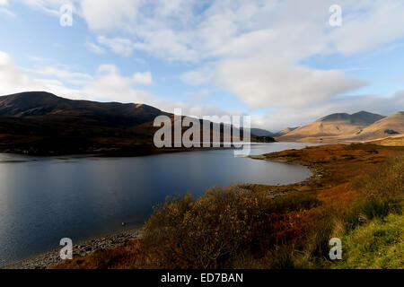 Loch Cluanie in den Highlands von Schottland Stockfoto