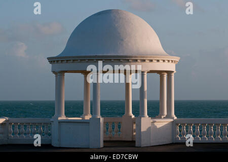 Teil des Pavillons Edwardian Kolonnade in Bexhill on Sea, East Sussex, das 1911 eröffnete Stockfoto
