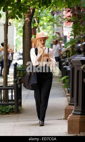 Tschechien geboren London ansässigen Schauspielerin Petra Bryant Posen im West Village, New York City mit: Petra Bryant Where: New York, Vereinigte Staaten von Amerika bei: 27. Juni 2014 Stockfoto