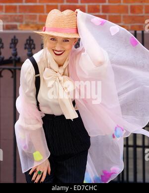 Tschechien geboren London ansässigen Schauspielerin Petra Bryant Posen im West Village, New York City mit: Petra Bryant Where: New York, Vereinigte Staaten von Amerika bei: 27. Juni 2014 Stockfoto