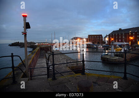 North Berwick Harbour in der Abenddämmerung. Stockfoto