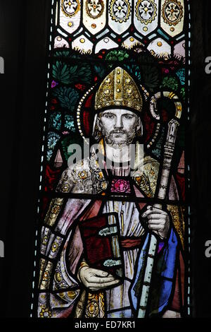 Einem Glasfenster der hl. Thomas Becket, der hl. Thomas Becket Kirche, Huntington, Herefordshire Stockfoto