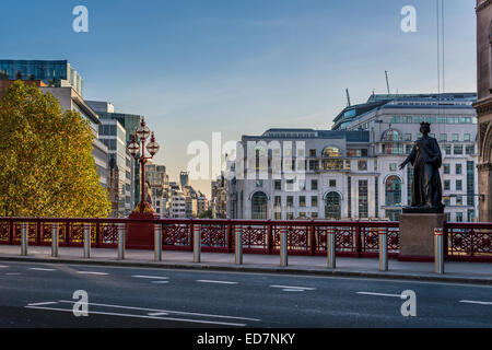 Holborn Viaduct ist eine viktorianische Straßenbrücke in der City of London Stockfoto