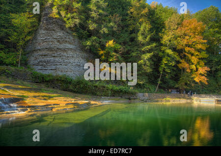 Buttermilch Falls State Park in Ithaka. Teil der Finger Lakes Region des Staates New York. Frühherbst Stockfoto