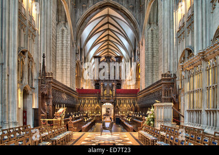 Kathedrale von Gloucester aus dem südlichen Querschiff Chor während der Tiegel 2-Ausstellung Stockfoto