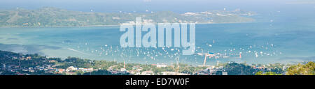 Aerial Panorama-Ansicht der Chalong Bay Beach Pier Phuket Andaman Meer Thailand Stockfoto