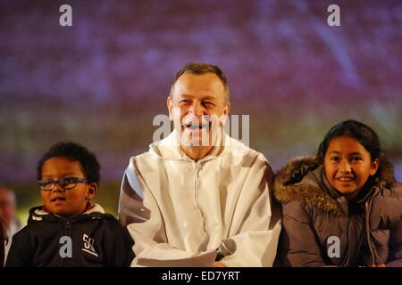 Prag, Tschechische Republik. 31. Dezember 2014. Frère Alois, Prior der Communauté Taizé ist Lachen abgebildet. Am dritte Tag von den Europäischen Taizé-Treffen mit den gemeinsamen gebeten und mehrere Workshops und Diskussionen über die verschiedenen Aspekte des Christentums in der Welt von heute fortgesetzt. BR. Alois kündigte Valencia in Spanien als Gastgeberstadt für nächstes Jahr treffen. Stockfoto