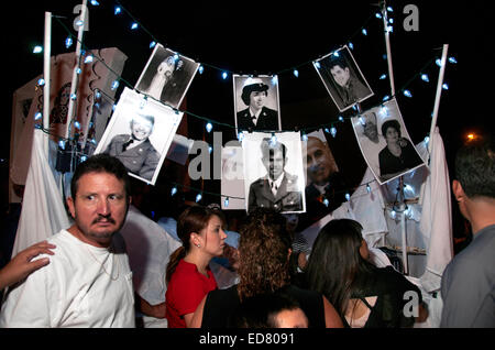 Teilnehmer an der jährlichen alle Seelen Prozession zu Ehren der Verstorbenen in Tucson, Arizona, USA. Stockfoto