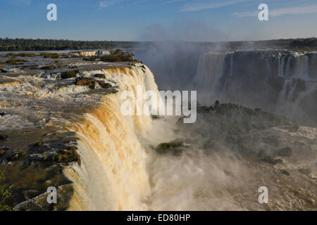 Iguazu-Wasserfälle, der Brasilien-Seitenansicht des Flusses Iguazu Stockfoto