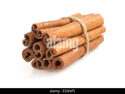 Zimt-sticks isolierten auf weißen Hintergrund Stockfoto