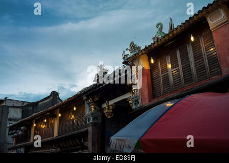 Abends Cheah Kongsi, denkmalgeschützten Gebäude entlang Armenian Street, Penang Stockfoto