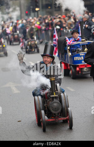 London, UK. 1. Januar 2015. Londons Neujahrs Day Parade 2015, London, England, UK Performer von Miniatur-Dampfer her Liebe nehmen Sie Teil an der London's Neujahr Parade 2015 mit der Transport-Thema "London unterwegs" mit marching Bands, Tänzer und eine Vielzahl von Fahrzeugen in allen Formen und Größen. Bildnachweis: Jeff Gilbert/Alamy Live-Nachrichten Stockfoto