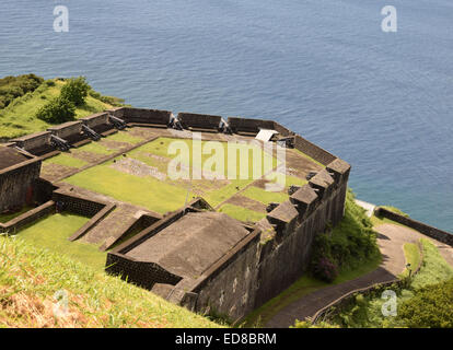 Brimstone Hill Fort George mit Blick auf die Karibik auf der Insel St. Kitts Stockfoto