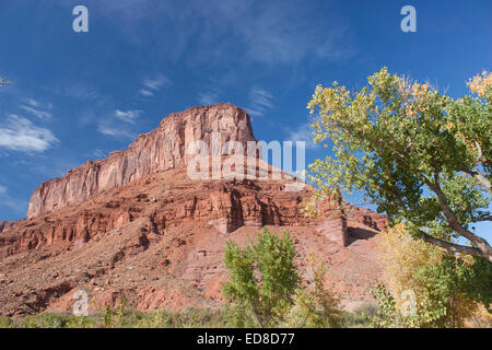 USA, Utah, in der Nähe von Moab, Butte entlang Landstraße 128 Stockfoto